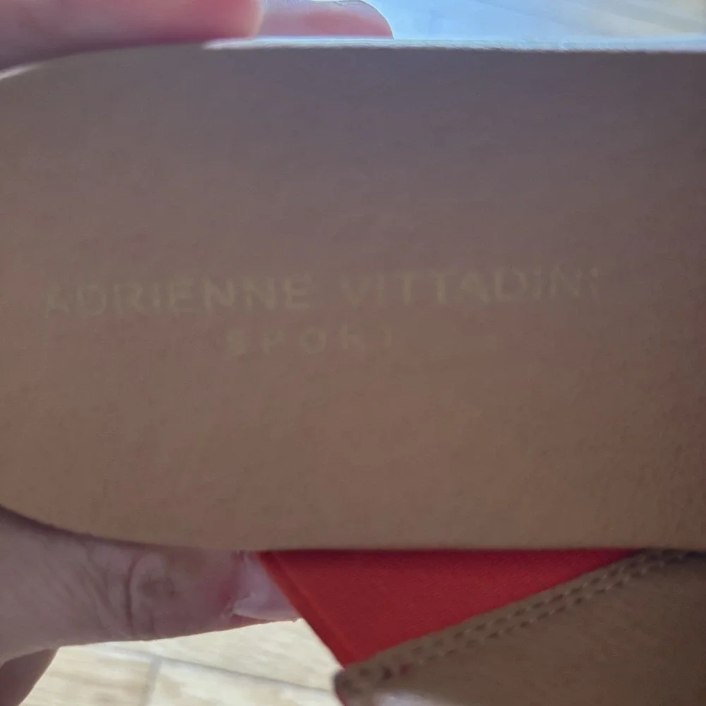 Adrienne Vittadini Sport Provence Slip on Sandal Red Orange Tan Womens 9.5M Chic